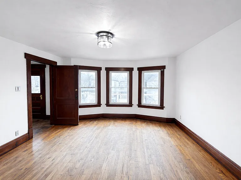 20 Macamley St #2 — Photo 3