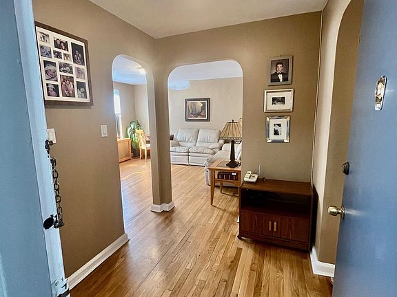 3rd image of 204 Richbell Road #B4