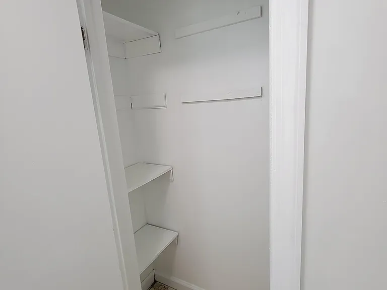 511 Leffert St #B — Photo 12