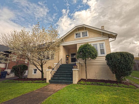 3rd image of 1828 Maiden Ln SW