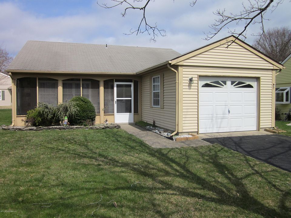 1st image of 9 Leighton Lane