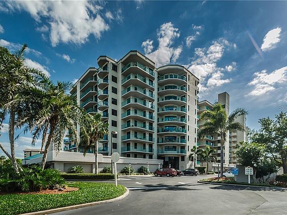 2nd image of 670 Island Way APT 901