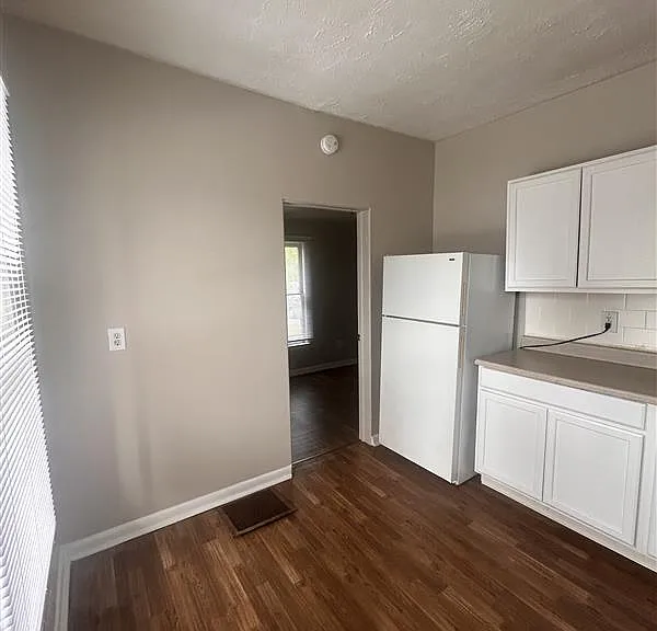 729 E Vine St #1 — Photo 4