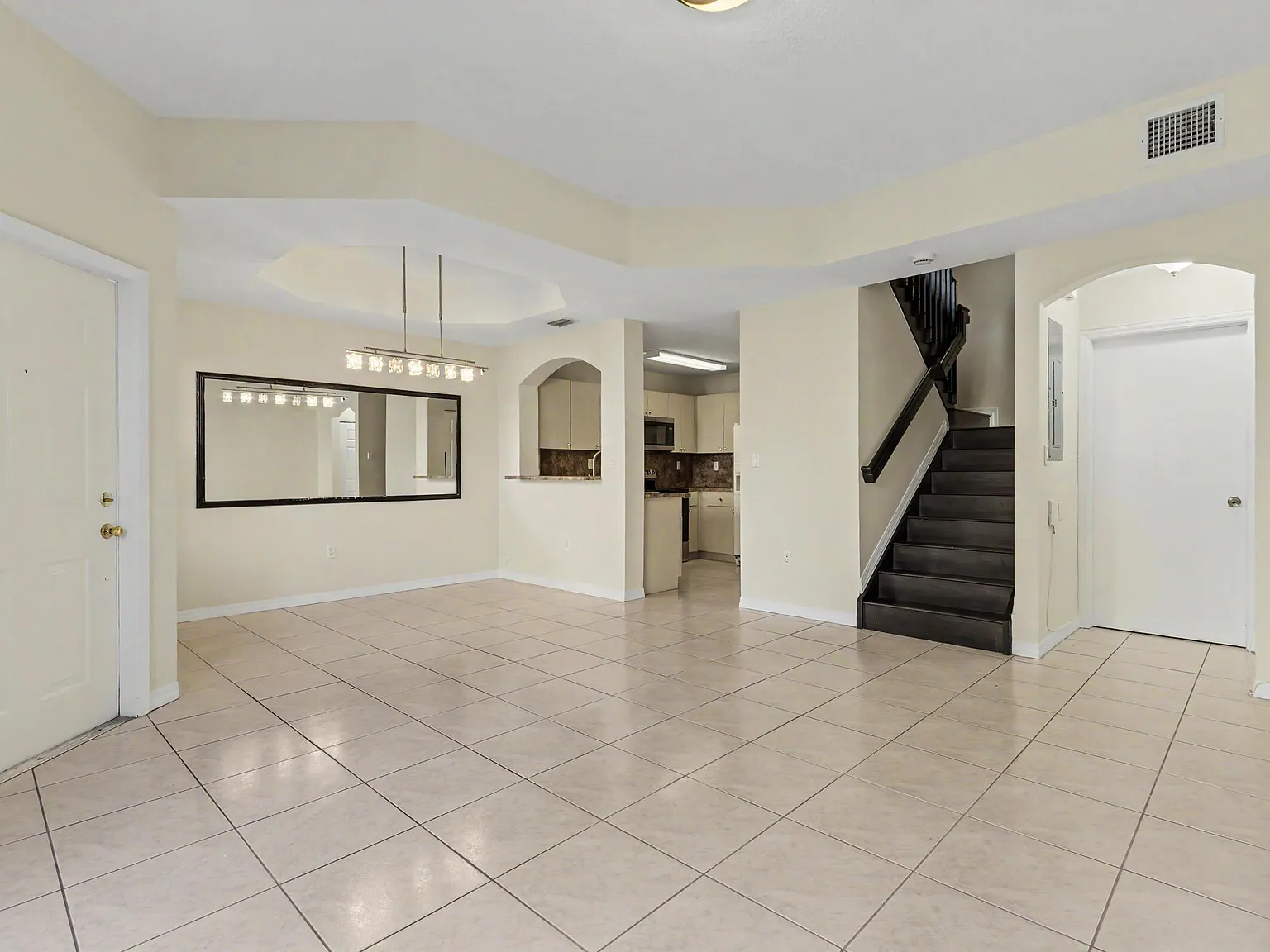 2 bed, 2.5 bath, 1100 sqft, $2,200 — Photo 4