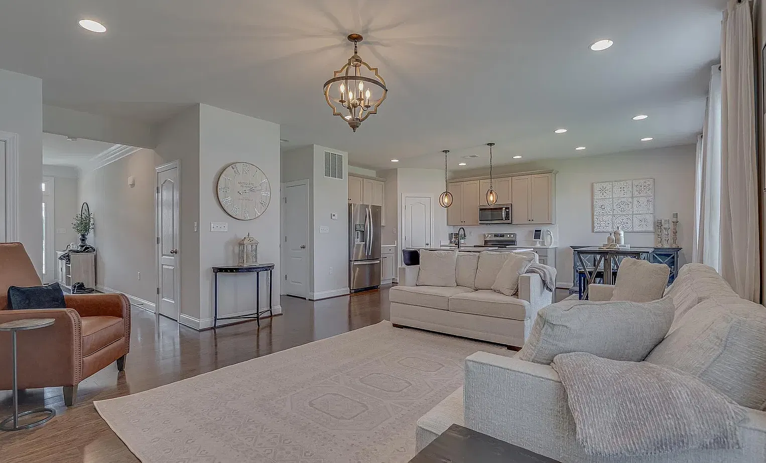 3 bed, 2.5 bath, 1500 sqft, $2,380 — Photo 2