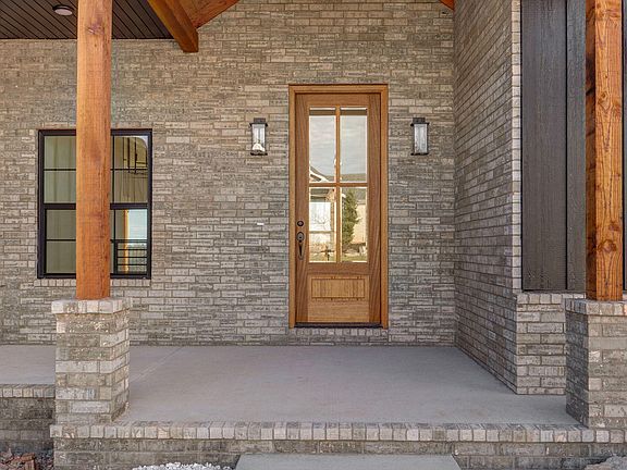 3rd image of 206 N Blarney Court