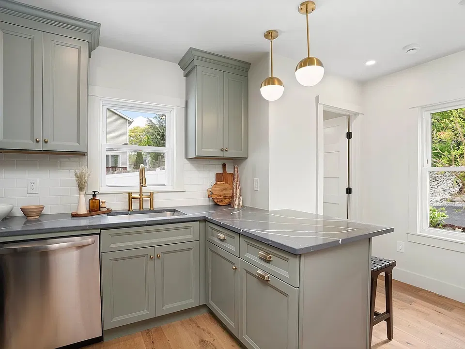 54 Grand View St