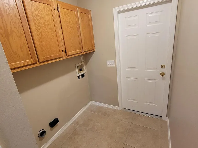 2405 Hemlock Dr — Photo 12
