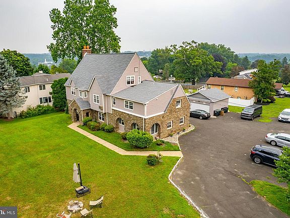3rd image of 2250 Boyd Rd