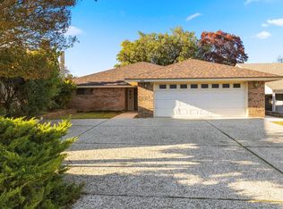 368 Englewood Dr, Kerrville, TX 78028