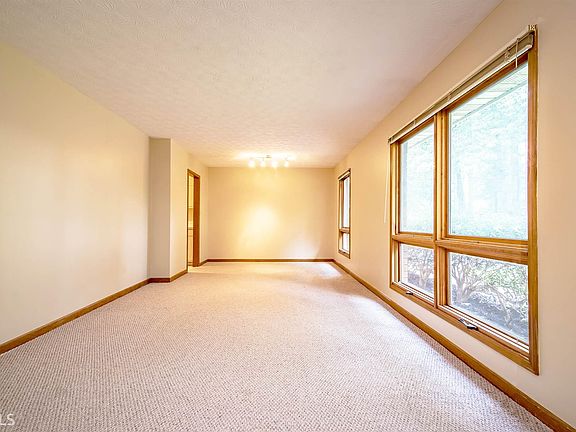 4th image of 200 W Knight Rd