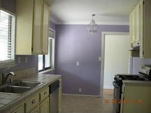 2nd image of 2801 Clover Ln