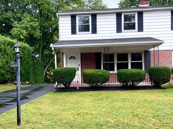 1424 Commonwealth Blvd, Reading, PA 19607