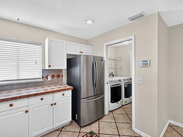 1632 SW 43rd Ter #202 — Photo 12