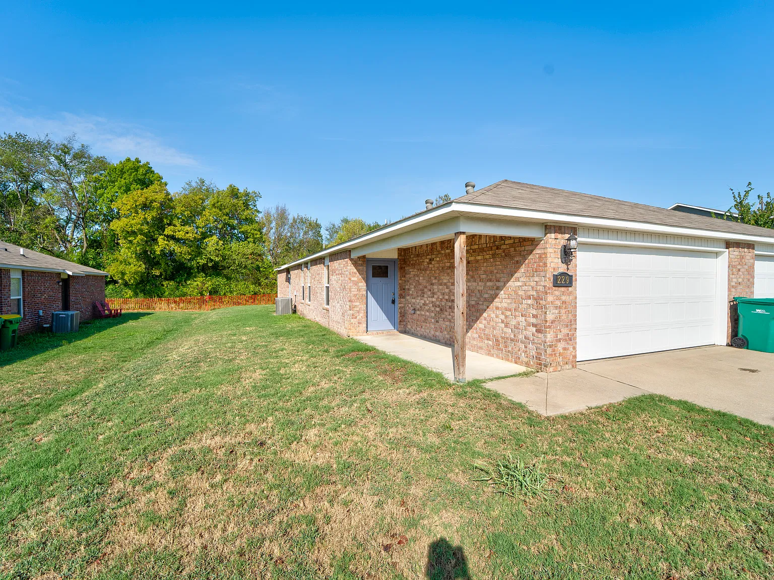 3 bed, 1370 sqft, $1,650 — Photo 1