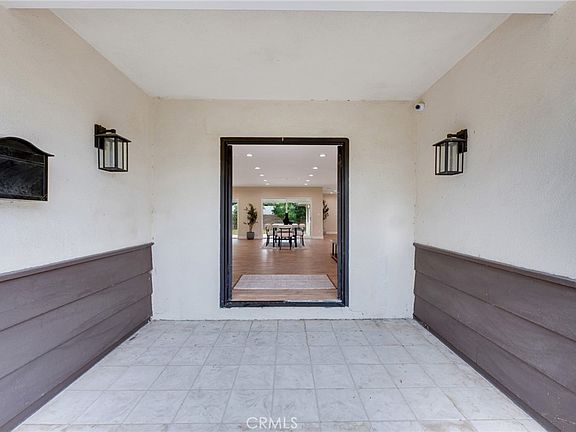 4th image of 17633 Nordhoff St