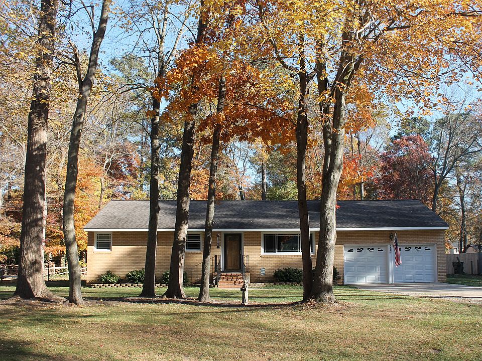 1st image of 104 Marine Cir