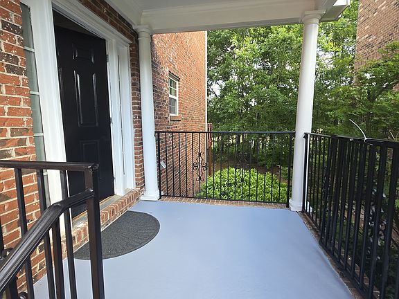 5th image of 2244 Ewell Park Dr