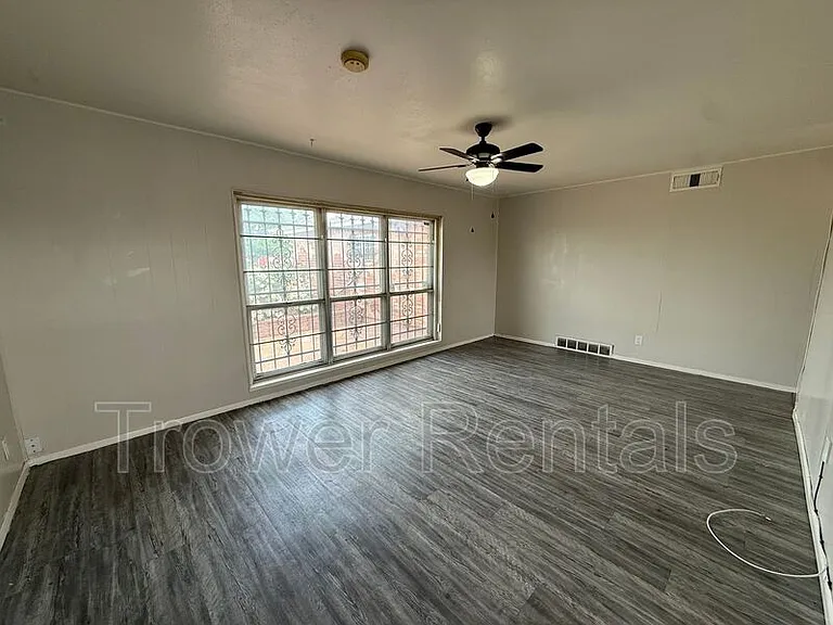 3728 Holley Ave — Photo 7