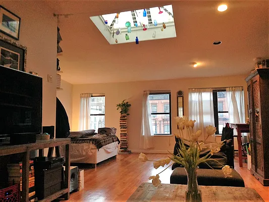 Rented by Caravaggio Loria, LREB | media 15