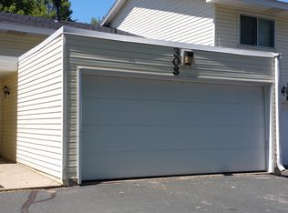 308 Shawnee Trl, Shakopee, MN 55379