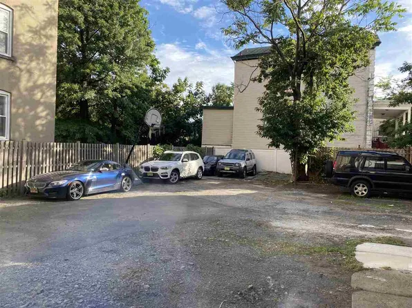 131 Clifton Pl, Jersey City, NJ 07304