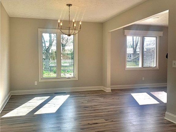4th image of 9677 Pebble Brook Ln