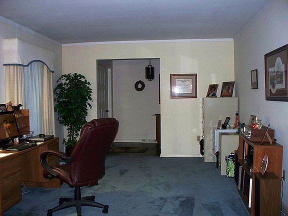 3rd image of 109 Tall Pine Cir