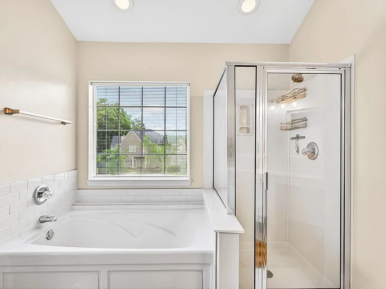 5410 Barnsley Dr — Photo 24