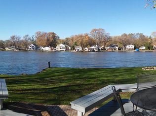 1524 River Terrace Dr, Johnsburg, IL 60051