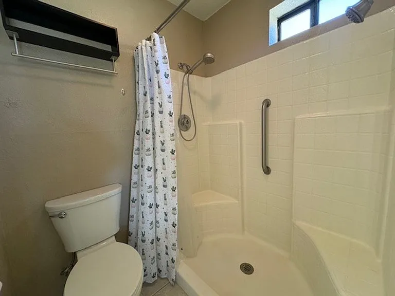 2022 Merrill Ln #10G — Photo 35