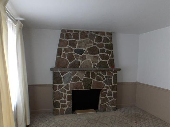 2nd image of 916 S Belle Vista Ave