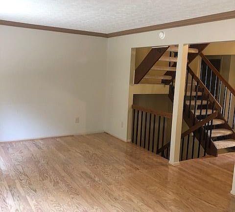 4th image of 493 Clubhouse Dr