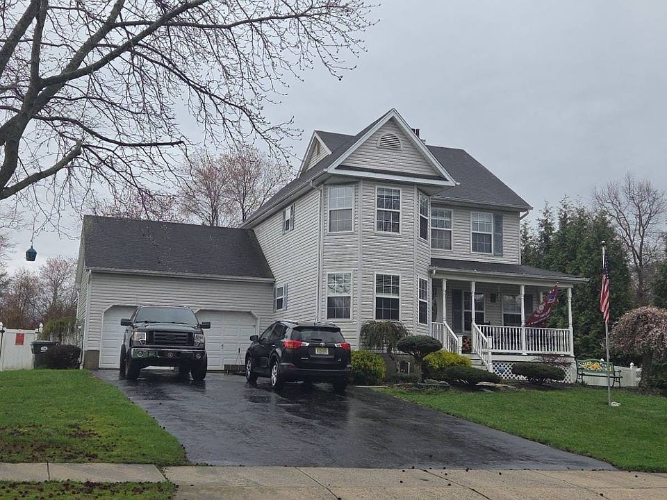 1st image of 9 Pepperidge Ct