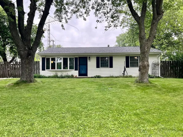 379 Lahonda Dr, Valparaiso, IN 46385