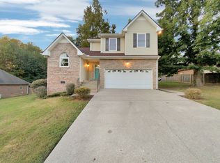 981 Mayes Dr, Greenbrier, TN 37073