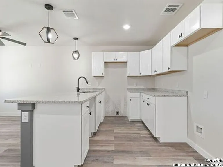 227 S Grimes St #102 — Photo 9