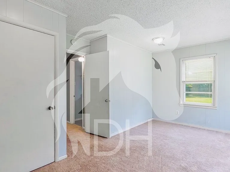 450 N Miller St — Photo 21
