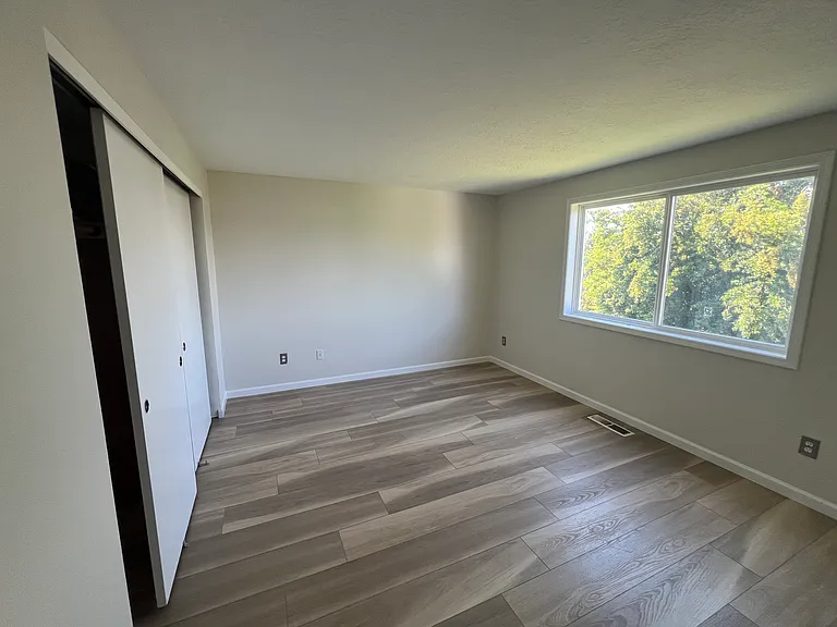 1004 SE 123rd Ave — Photo 12