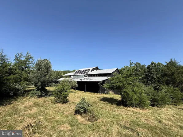 200 High Meadow Rd, Lost City, WV 26810