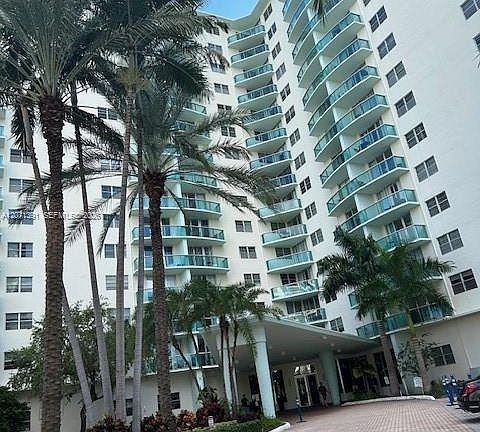 2nd image of 3801 S Ocean Dr APT 2D
