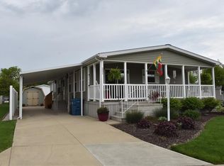 221 Pin Oak Cir, Elyria, OH 44035