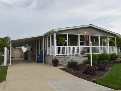 221 Pin Oak Cir, Elyria, OH, 44035