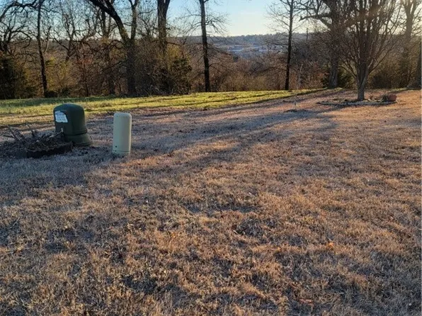 500 Ledanna Dr, Van Buren, AR 72956