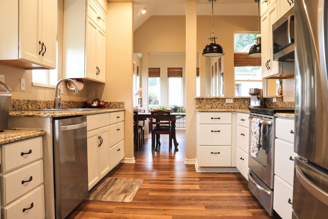 next background image