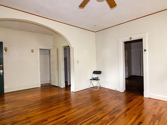3rd image of 409 Florida Ave