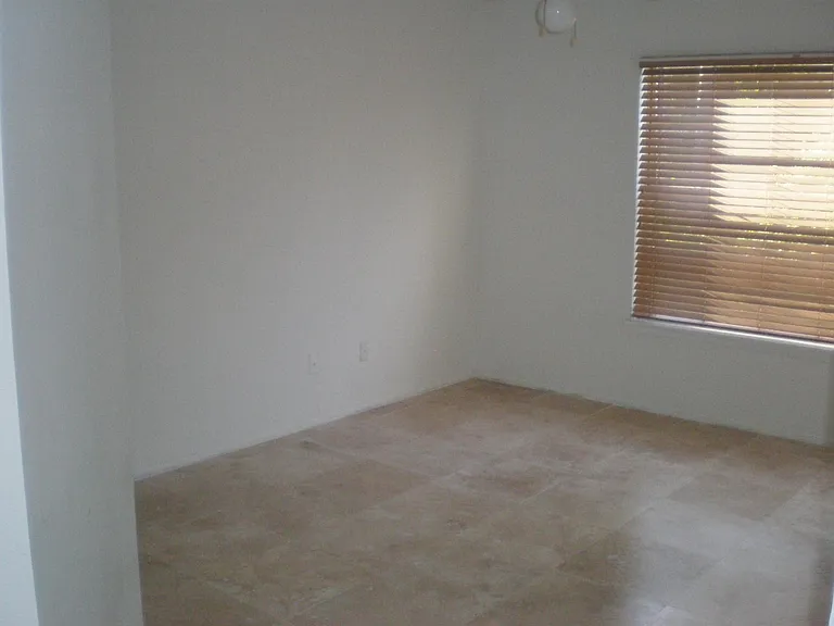 109 Reserve Cir #113 — Photo 11