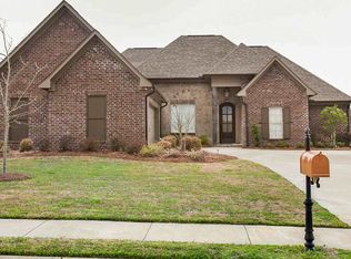 109 Grandwood Dr, Canton, MS 39046