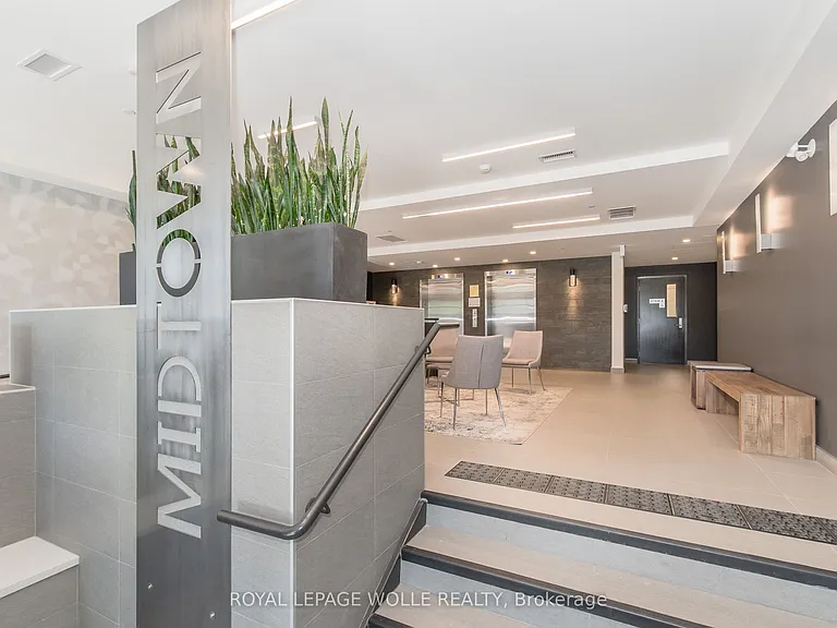 690 King St W #610 — Photo 24