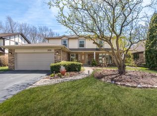 2111 N Brighton Pl, Arlington Heights, IL 60004